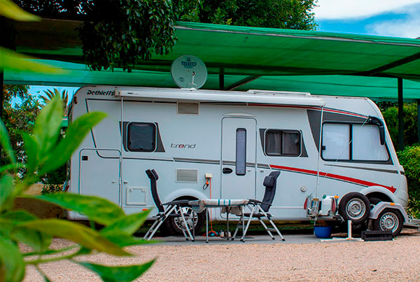 camping-los-escullos-parcelas
