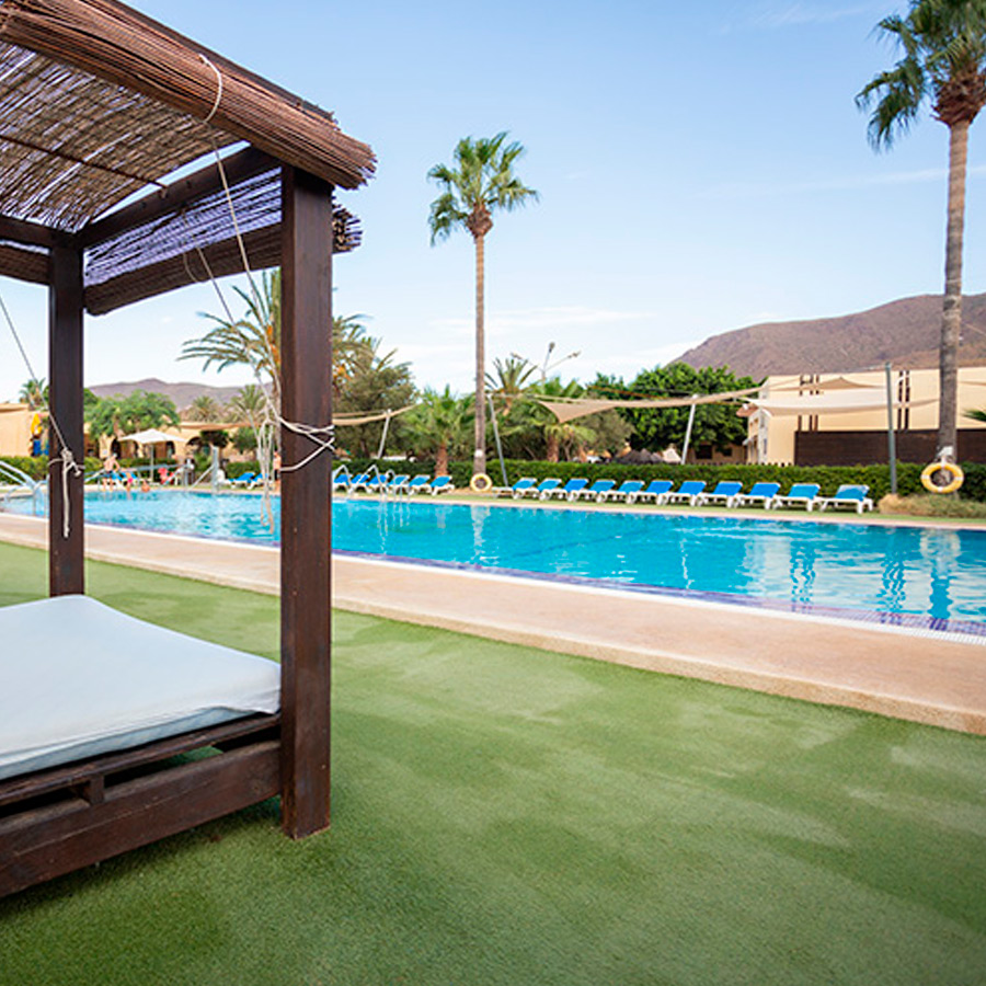 camping-los-escullos-piscina