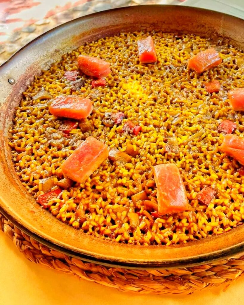 arroz-de-atún-marinado-con-lima-kaffir-min