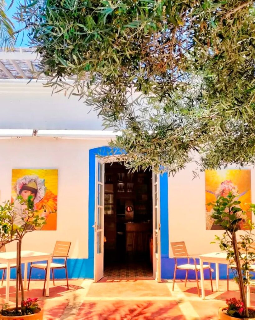 entrada-restaurante-la-gallineta-min